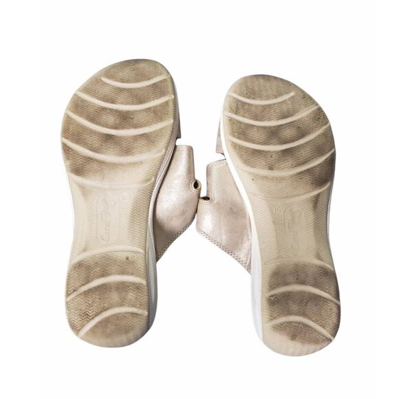 Coral Bay Gold Multiple Adjustable Strap Open Toe Sandals - Size 10 - Picture 9 of 10